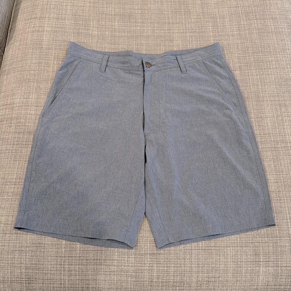 FootJoy 9” inseam lightweight shorts, 32”, heather blue